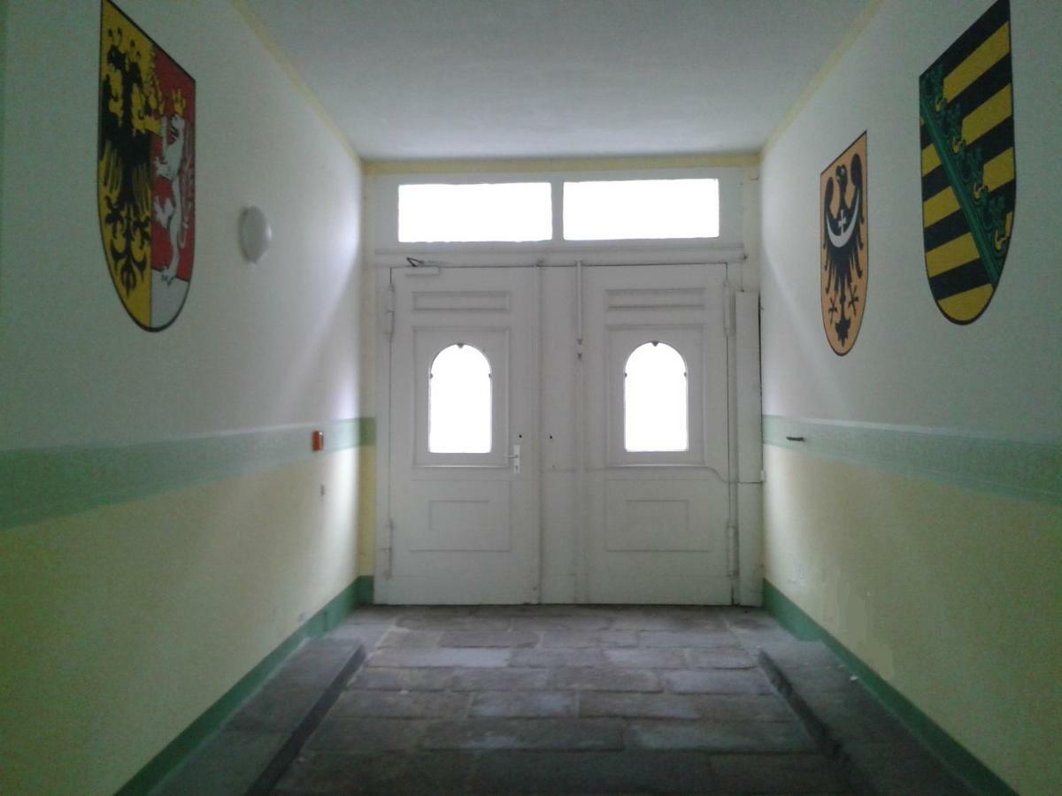 Апартаменты Old Firestation Goerlitz / Alte Feuerwache Goerlitz Экстерьер фото